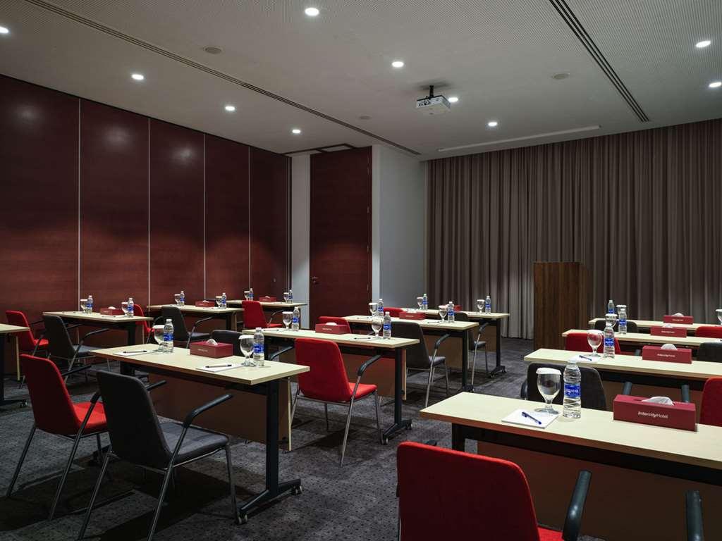Intercityhotel 4* مسقط